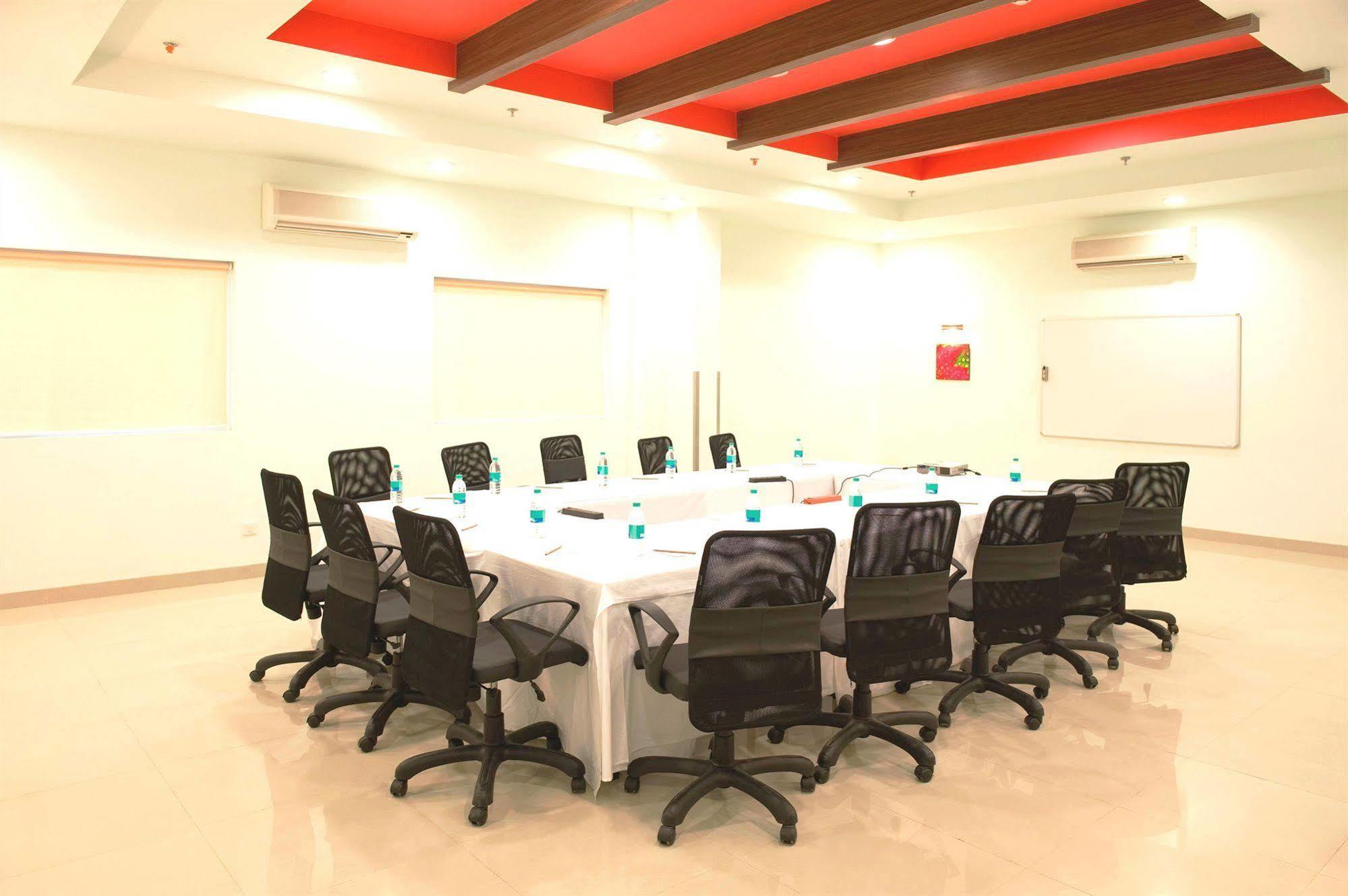 East Delhi Otel Yeni Delhi Dış mekan fotoğraf